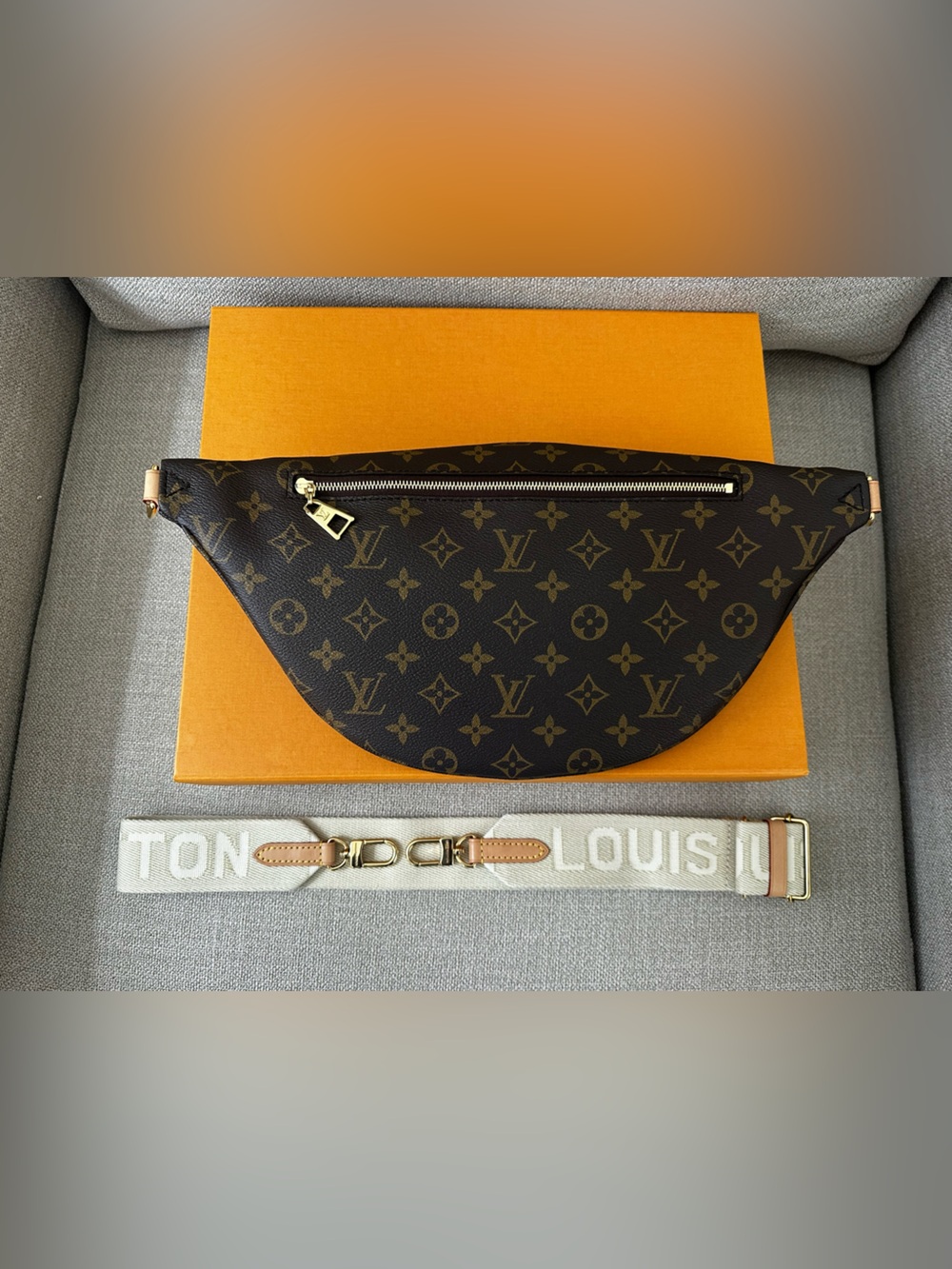 Louis Vuitton Monogram Crossbody Bag in Brown and Cream - Picture 5 of 10